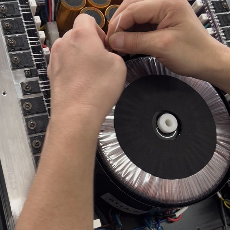 Domc T8 Premium Two-Channel Power Amplifier for Superior Sound